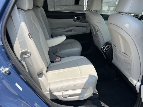 Certified 2024 Kia Sorento SX image 16