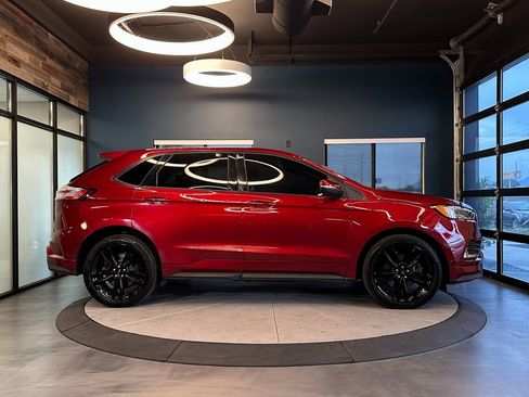 Used 2019 Ford Edge ST w/ Equipment Group 401A image 2