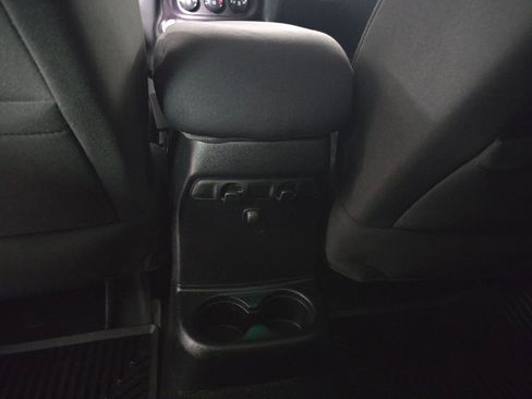 Used 2015 Jeep Wrangler Unlimited Sport image 26