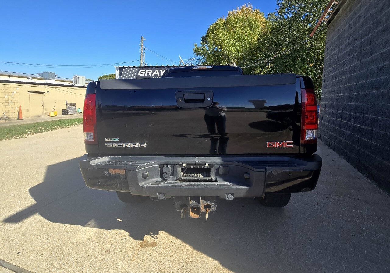 Used 2012 GMC Sierra 2500 Denali w/ Suspension Package, Off-Road AWD/4WD image 8