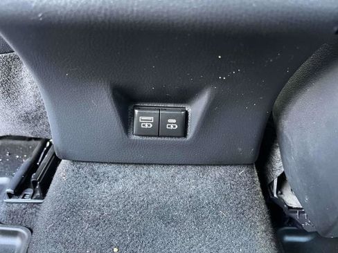 Used 2025 Toyota Camry SE image 8