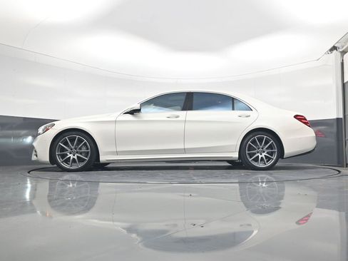 Used 2019 Mercedes-Benz S 560 Sedan image 21