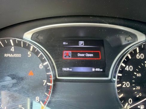 Used 2017 Nissan Altima 2.5 SV FWD image 16