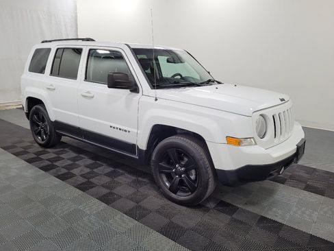 Used 2015 Jeep Patriot Sport w/ Power Value Group FWD image 11
