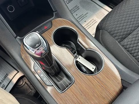 Used 2019 GMC Acadia SLE FWD image 14