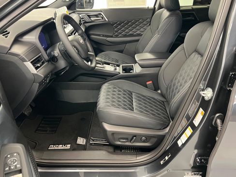New 2026 Nissan Rogue Platinum AWD/4WD image 17