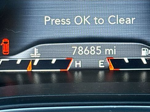 Used 2019 Jeep Cherokee Limited FWD image 12