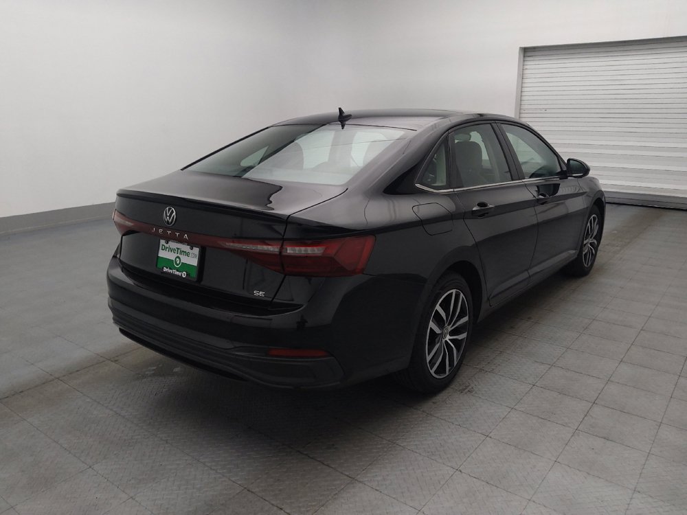 Used 2025 Volkswagen Jetta SE FWD image 9