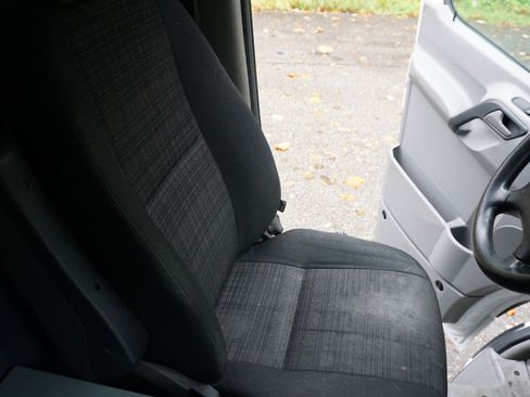 Used 2017 Mercedes-Benz Sprinter 2500 image 18