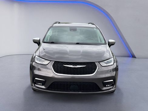 Used 2023 Chrysler Pacifica Limited FWD image 8