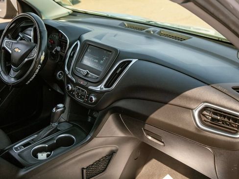 Used 2018 Chevrolet Equinox LT FWD image 11