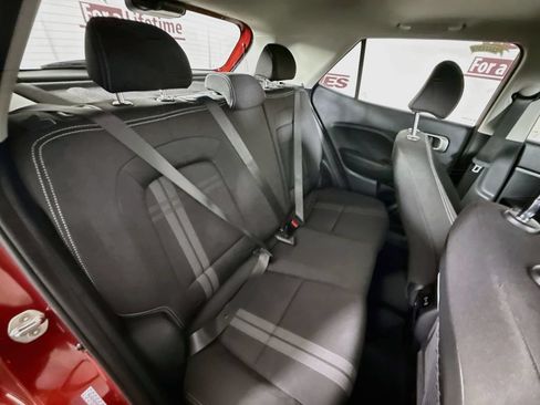 Certified 2024 Hyundai Venue SEL FWD image 30