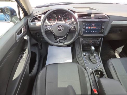 Used 2020 Volkswagen Tiguan SE w/ Panoramic Sunroof Package FWD image 23