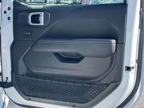 Used 2022 Jeep Wrangler Unlimited Sahara w/ LED Lighting Group image 25