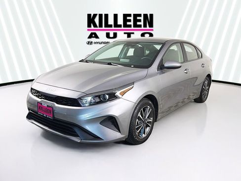 Used 2024 Kia Forte LXS image 3