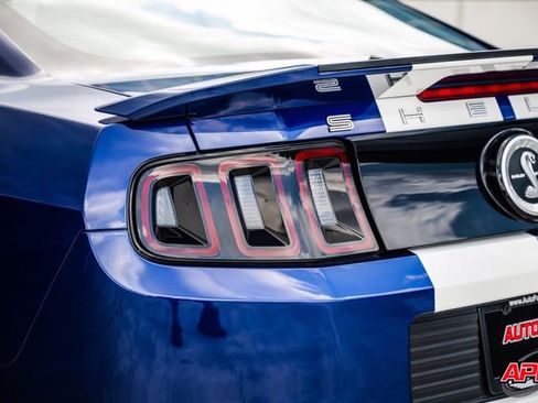 Used 2013 Ford Mustang Shelby GT500 RWD image 44