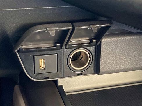 Used 2023 Toyota Camry SE image 26