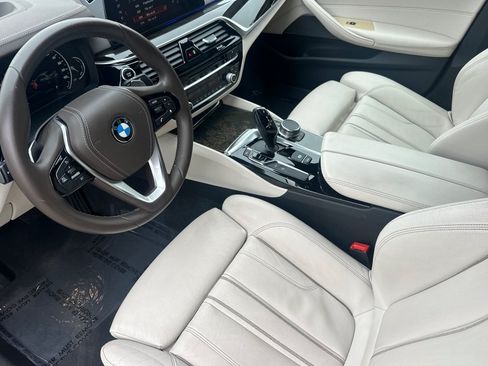 Used 2018 BMW 530e RWD image 11