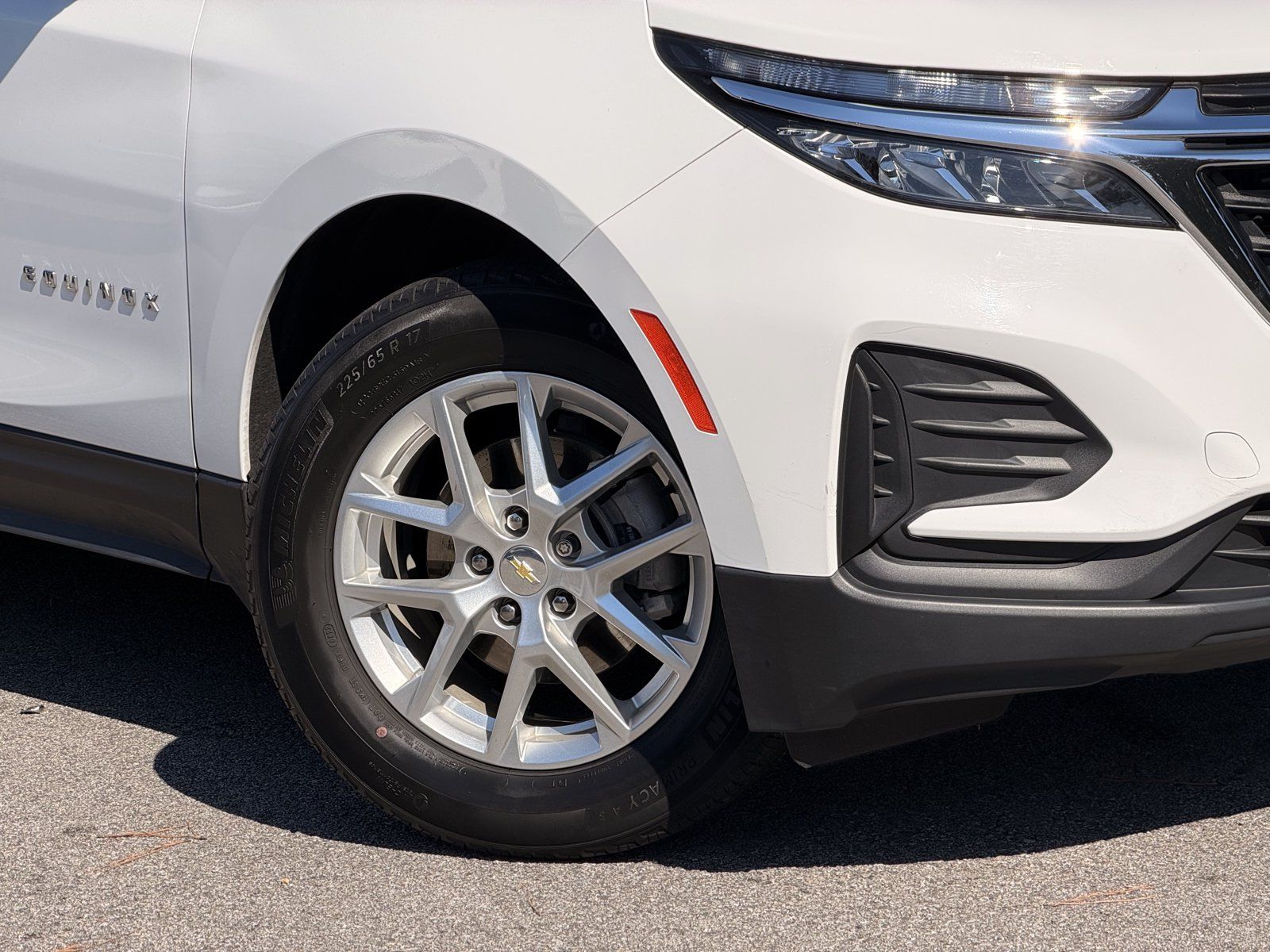Used 2022 Chevrolet Equinox LS FWD image 3