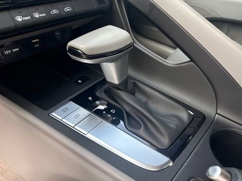 Certified 2025 Hyundai Elantra Sport image 24