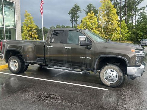 Used 2022 Chevrolet Silverado 3500 LT w/ All Star Edition AWD/4WD image 2