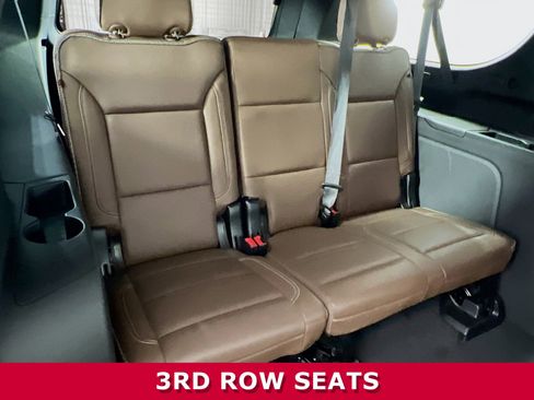 Used 2024 Chevrolet Suburban High Country w/ Advanced Technology Package image 26