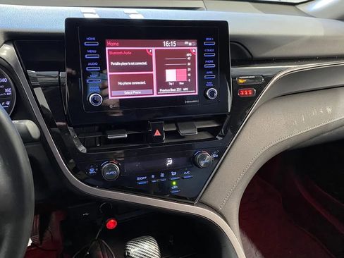 Used 2023 Toyota Camry SE image 14