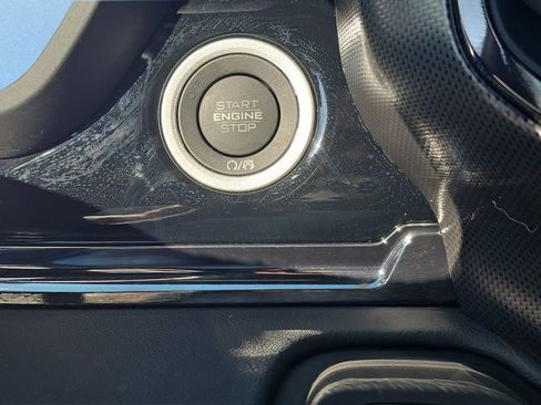 Used 2025 RAM 1500 Limited image 27