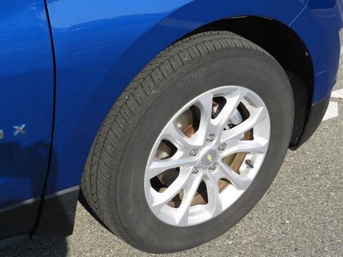 Used 2019 Chevrolet Equinox LT w/ Sun & Navigation Package image 6