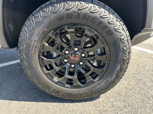 Used 2026 GMC Canyon Elevation image 13