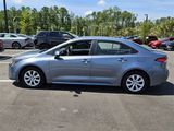 Used 2022 Toyota Corolla LE image 3