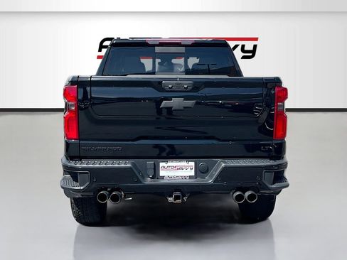 Used 2024 Chevrolet Silverado 1500 LT Trail Boss w/ Convenience Package II AWD/4WD image 6