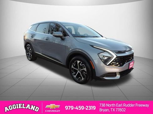 Used 2023 Kia Sportage EX image 3