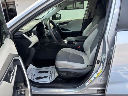 Used 2019 Toyota RAV4 XLE w/ Convenience Package AWD/4WD image 17