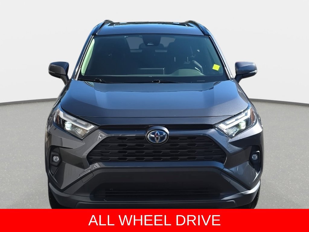 Used 2022 Toyota RAV4 XLE Premium AWD/4WD image 2