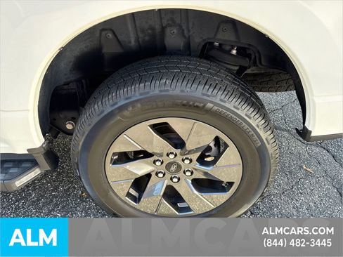 Used 2022 Ford F150 Lightning Lariat image 23