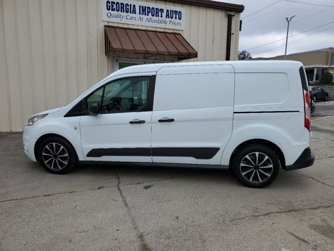 Used 2017 Ford Transit Connect XLT image 3