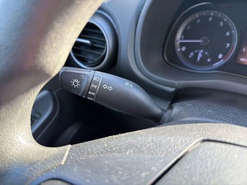 Used 2018 Hyundai Kona SE image 32