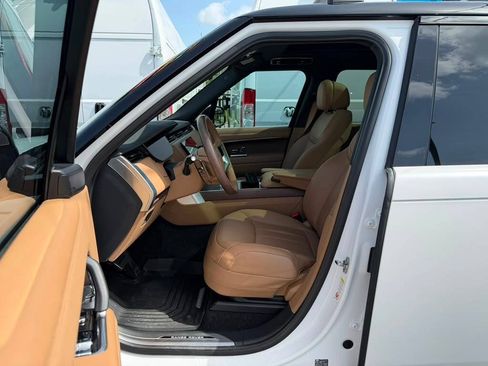 Used 2025 Land Rover Range Rover SE AWD/4WD image 19