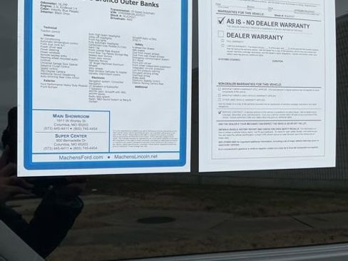 Used 2024 Ford Bronco Outer Banks image 6