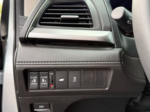 Used 2026 Honda Odyssey EX-L image 15