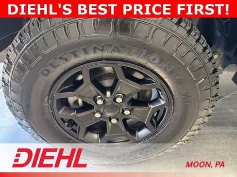 Used 2023 Jeep Wrangler Unlimited w/ Cold Weather Group AWD/4WD image 9