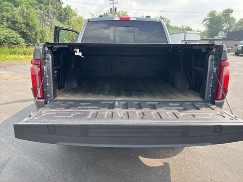Used 2024 Ford F150 Lariat w/ FX4 Off-Road Package image 18