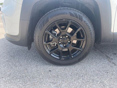 Used 2020 Jeep Renegade Altitude image 5