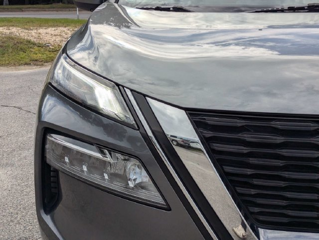 Used 2023 Nissan Rogue SV w/ SV Premium B Package FWD image 13
