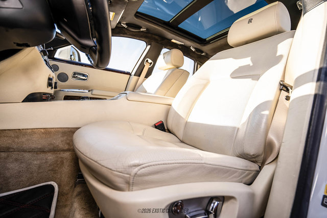 Used 2013 Rolls-Royce Ghost RWD image 98