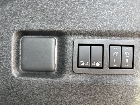 New 2026 GMC Yukon XL Elevation w/ Elevation Premium Package AWD/4WD image 38