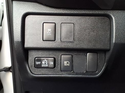Used 2021 Toyota Tacoma SR5 RWD image 16