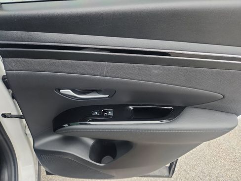 Certified 2024 Hyundai Tucson Limited AWD/4WD image 32