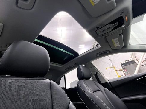 Used 2023 Audi Q8 Premium Plus w/ Premium Plus Package image 17